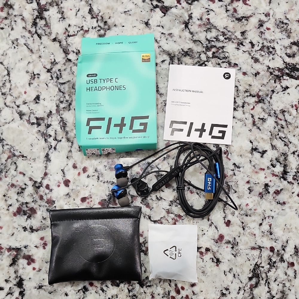 FHG USB Type C Headphone Earbuds. NIB